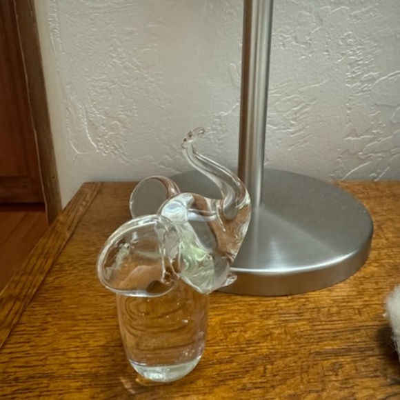 Elephant Clear paperweight  with round ears , small - Picture 1 of 7